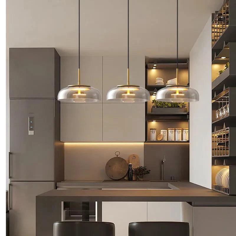 Moderne Pendelleuchte aus nordischem Glas