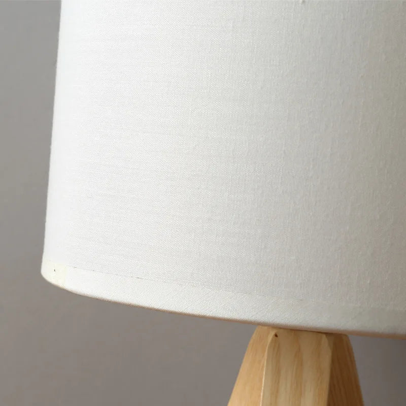 WoodEssence - moderne tischlampe aus holz