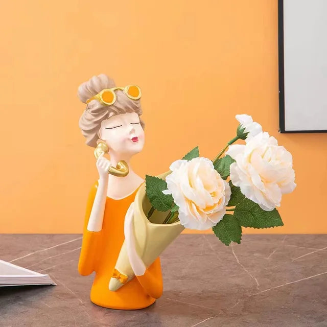 FloralFinesse - Mädchen Vase Dekor
