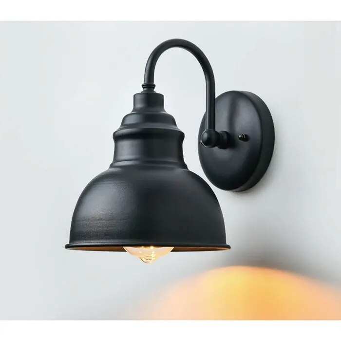 VintageGlow - Retro Wandleuchte für draußen